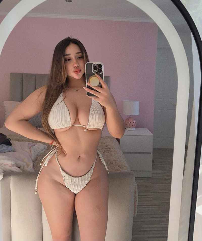 Christina - blonde