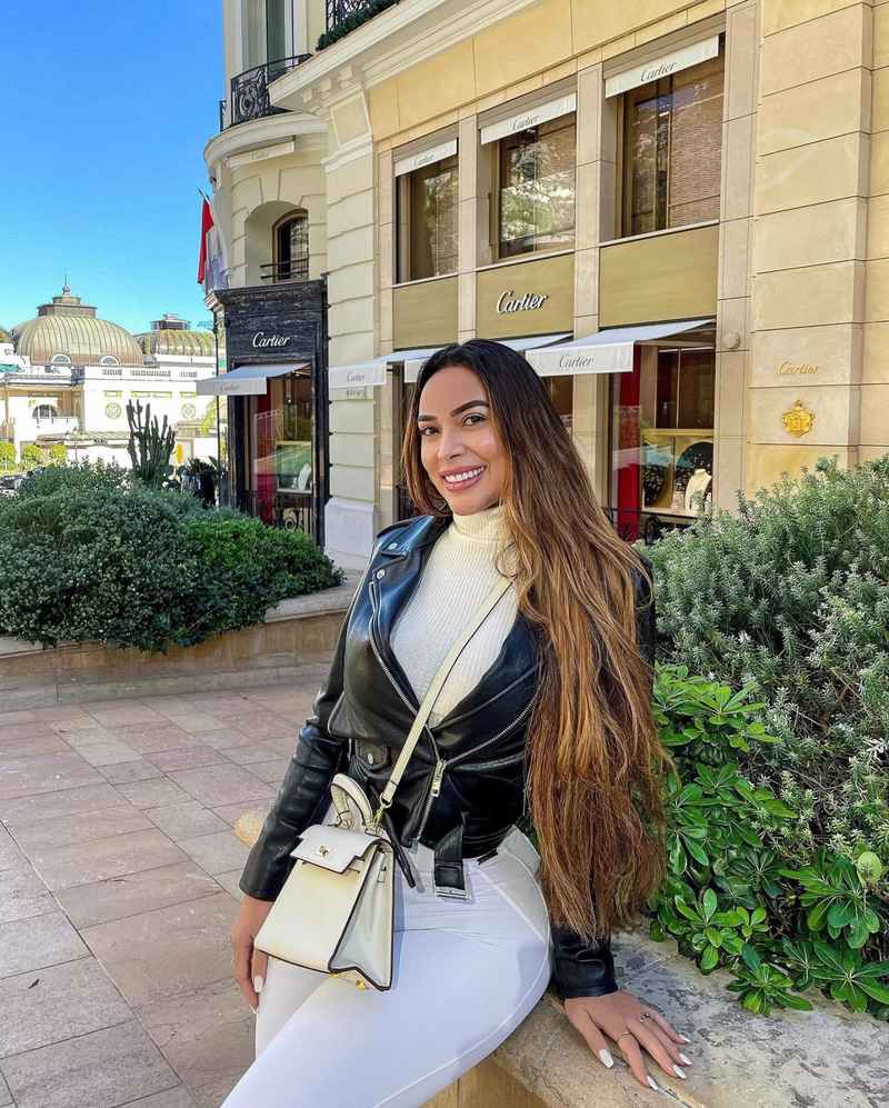 Yvonne - touring