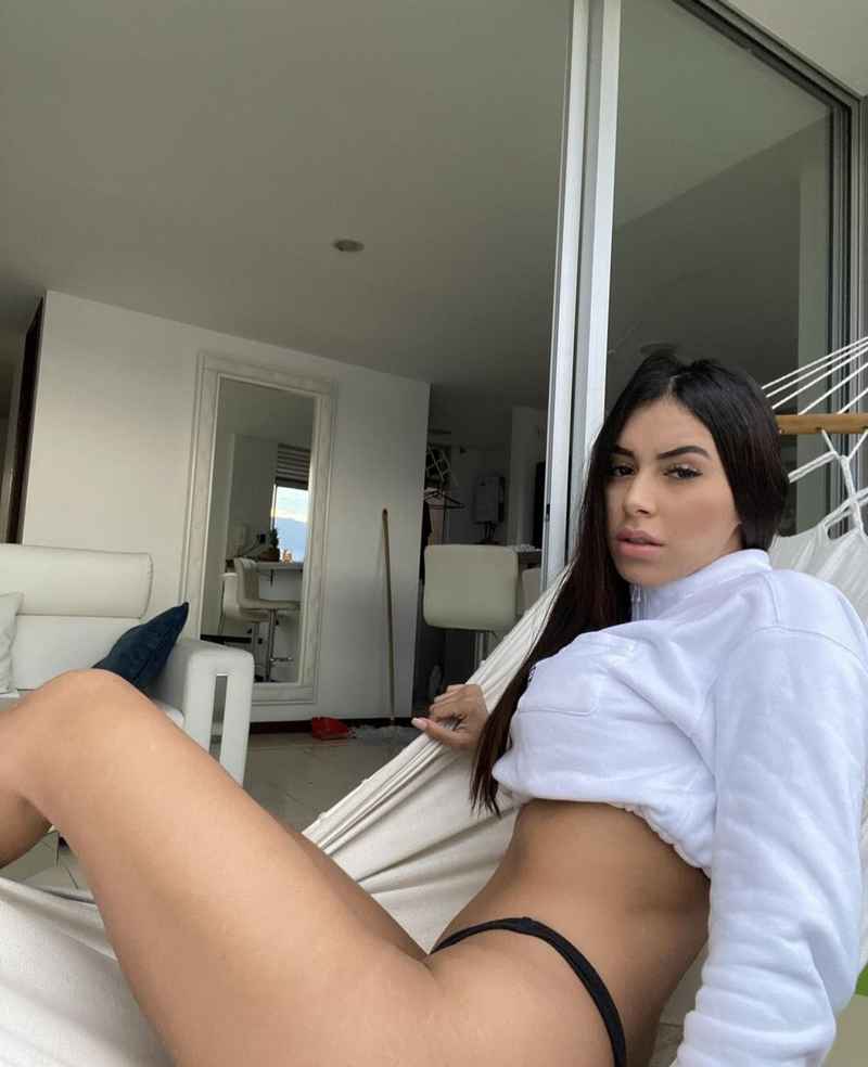 Yvonne - curvy