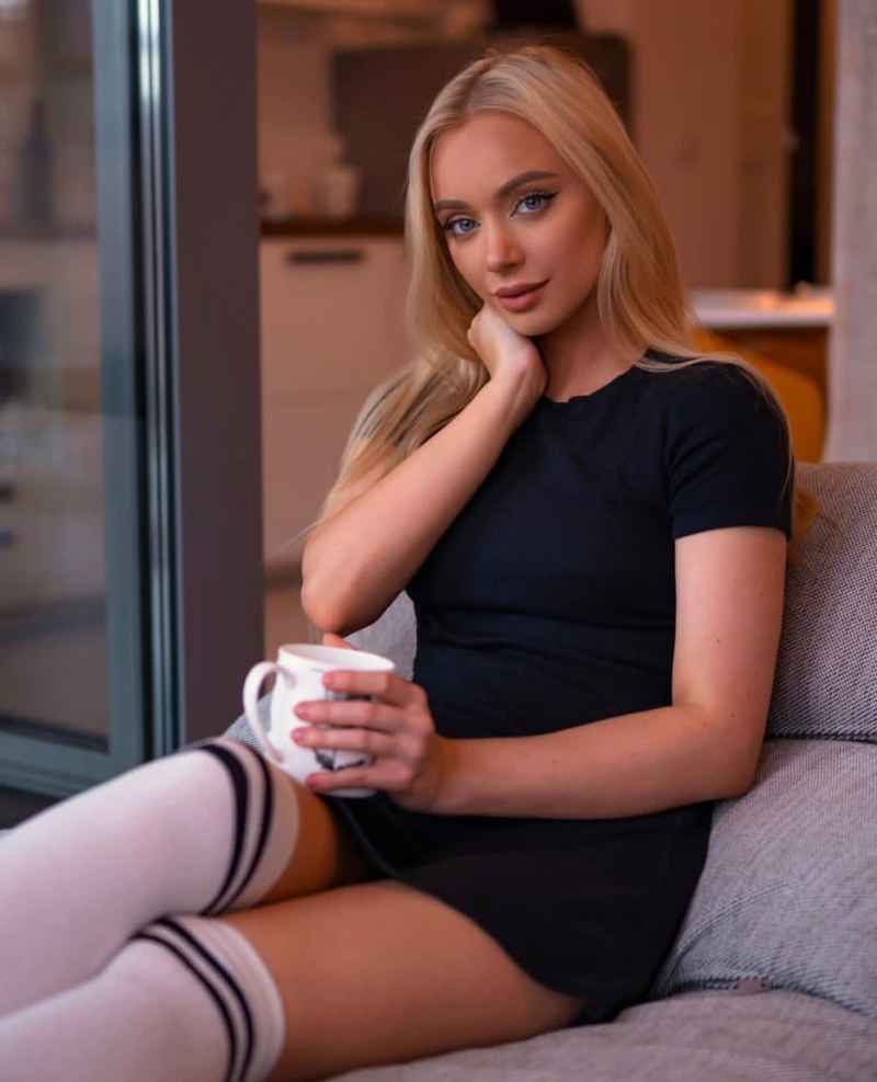Gloria - outcall available
