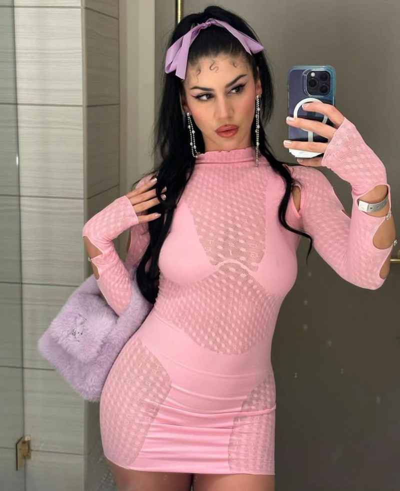 Rachel - curvy