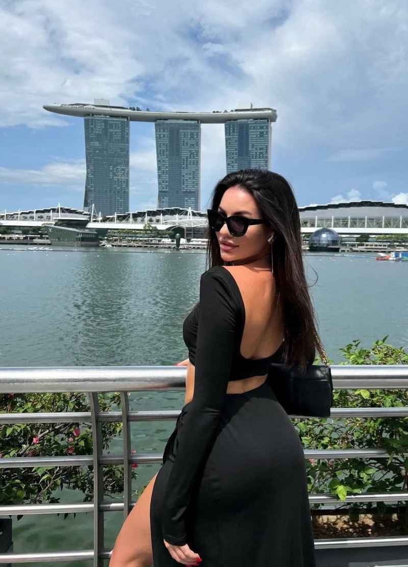 Veronique - outcall available