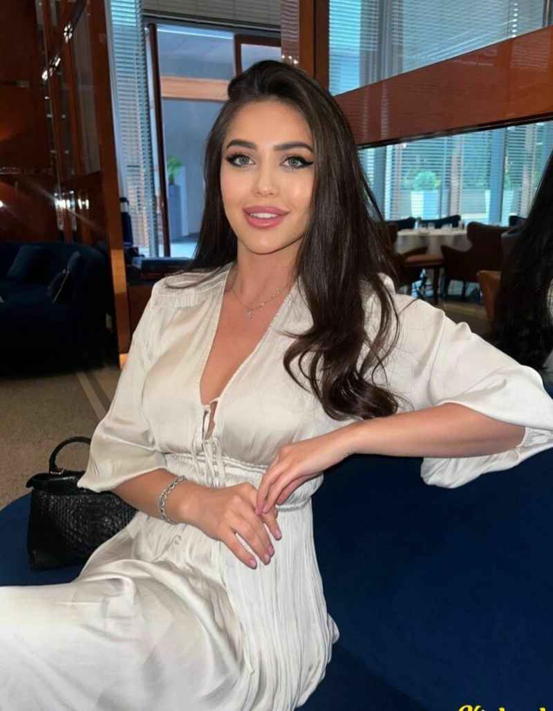 Kelly - outcall available