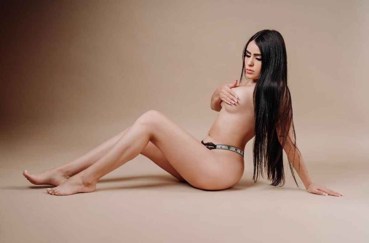 Michelle - independent companion