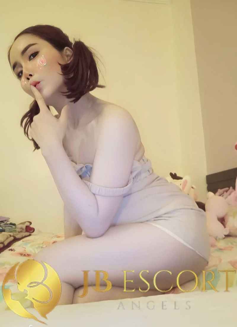 Sybille - brunette