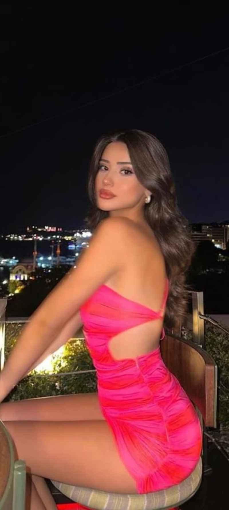 Lola - open minded