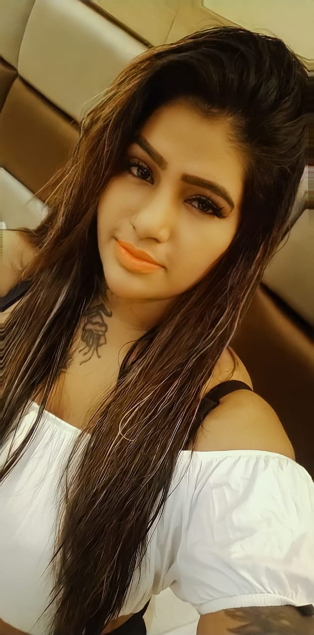 Mila - brunette