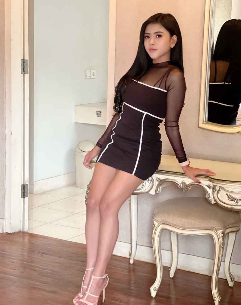 Renee - mature companion