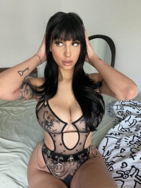 Carol - outcall available
