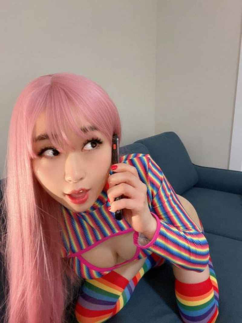 Naomi - curvy