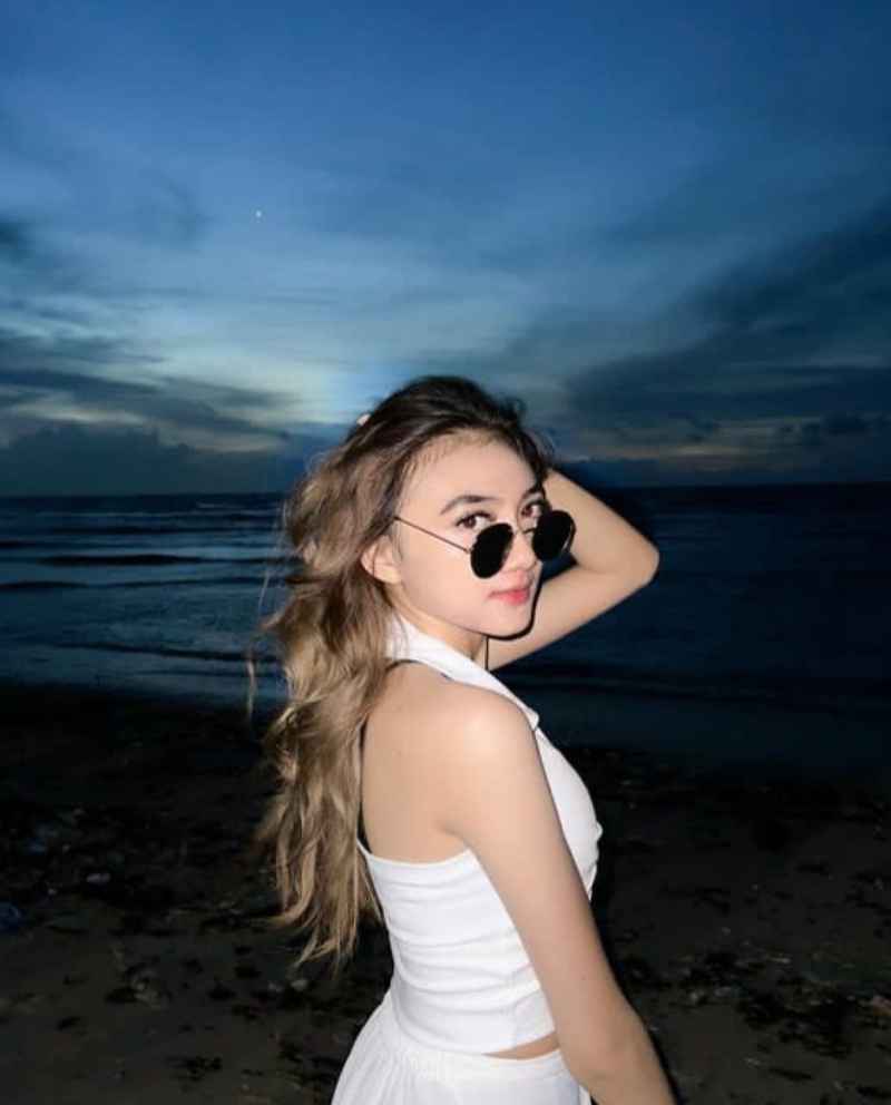 Fanny - local girl