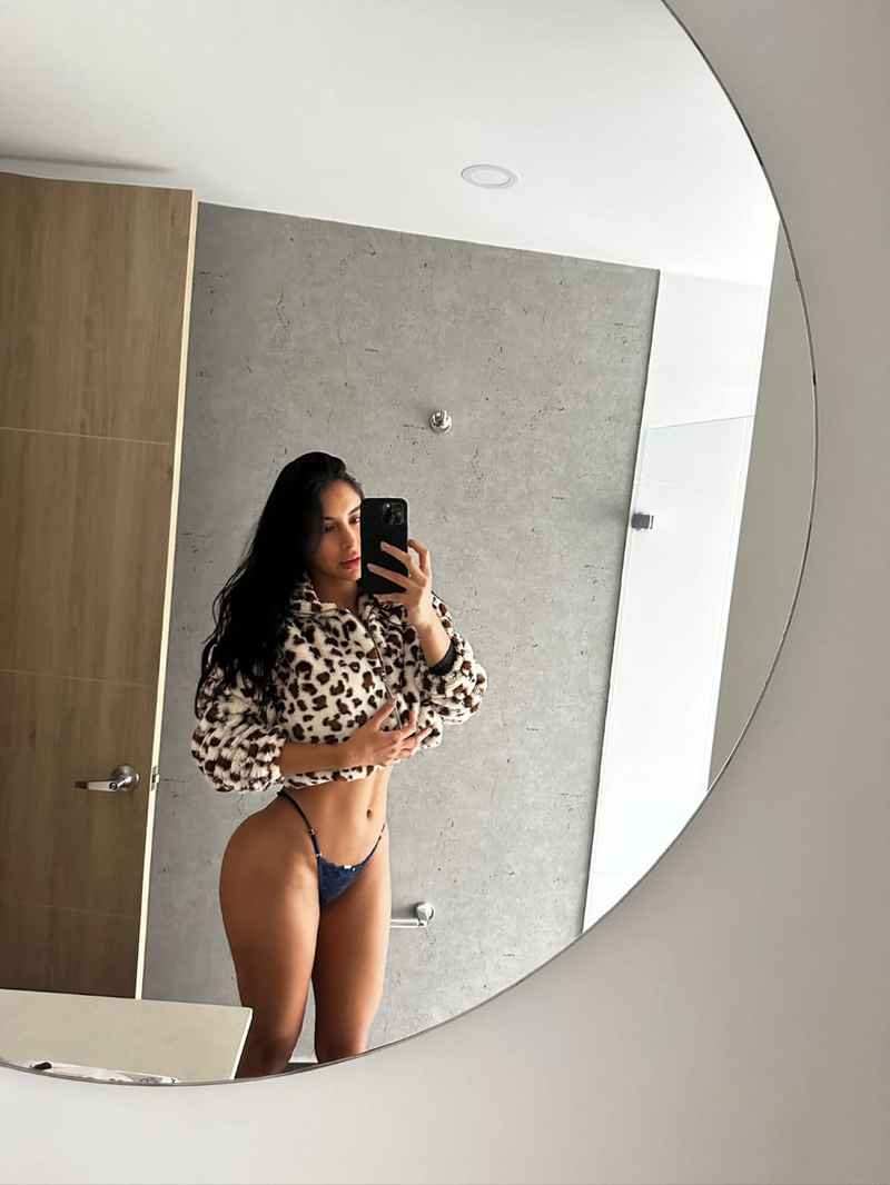 Danielle - touring