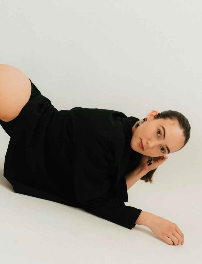 Deirdre - brunette