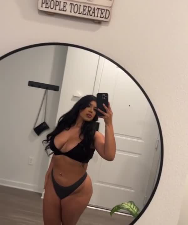 Nadine - party girl