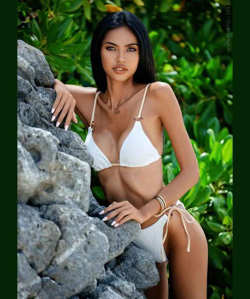 Perrine - brunette