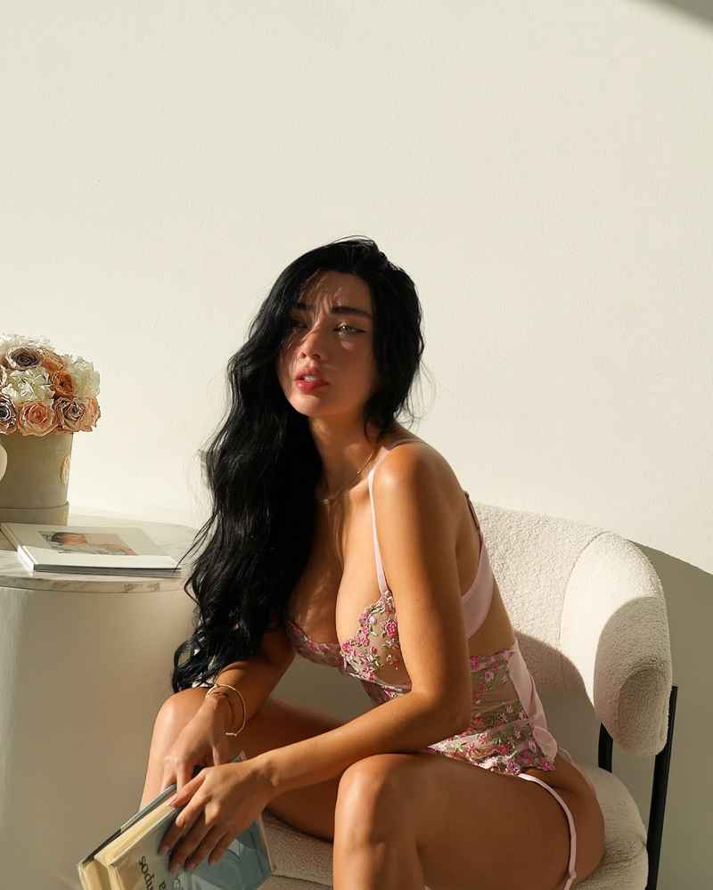 Valerie - discreet meetings