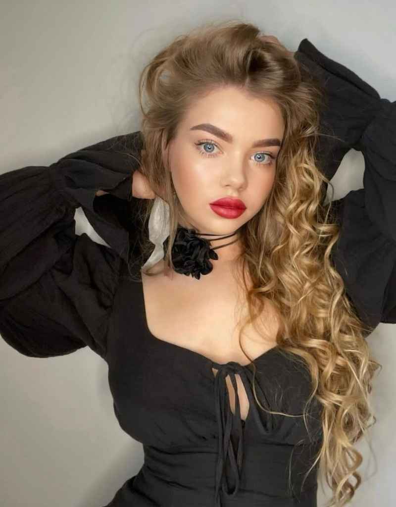 Jeanne - outcall available
