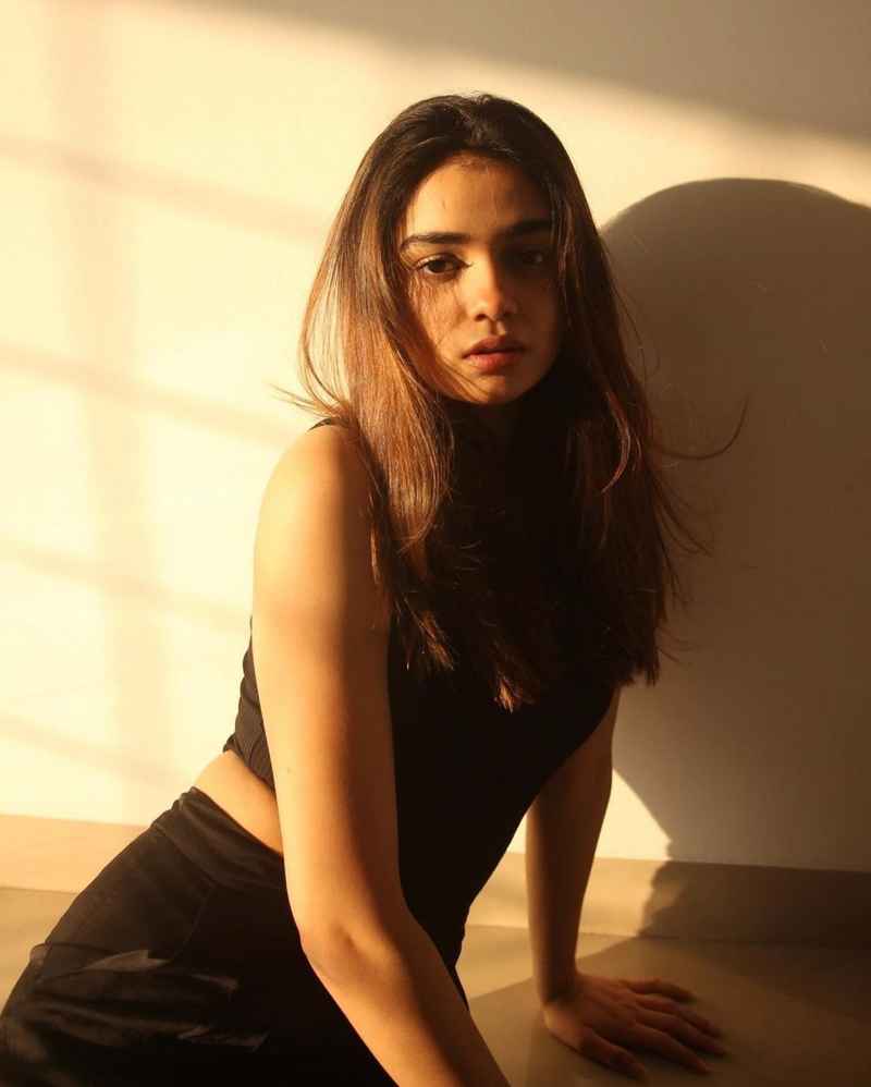Violet - open minded