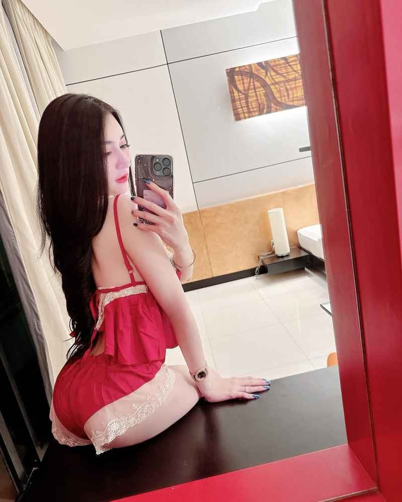 Anna - open minded