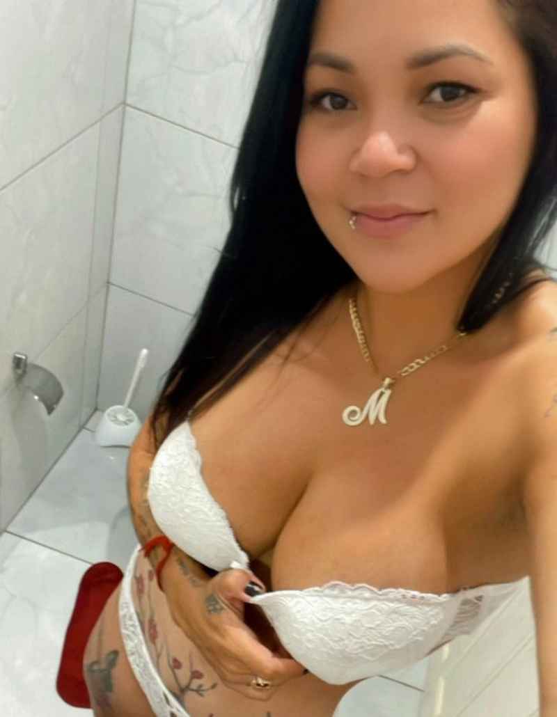 Sienna - open minded