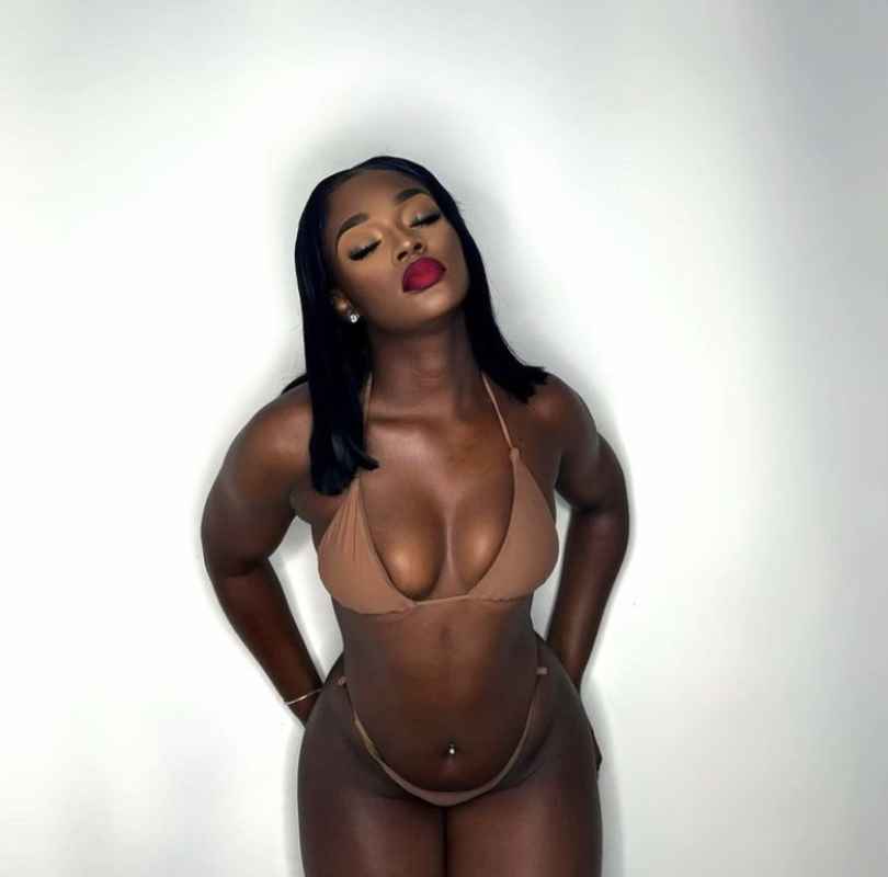 Bella - brunette