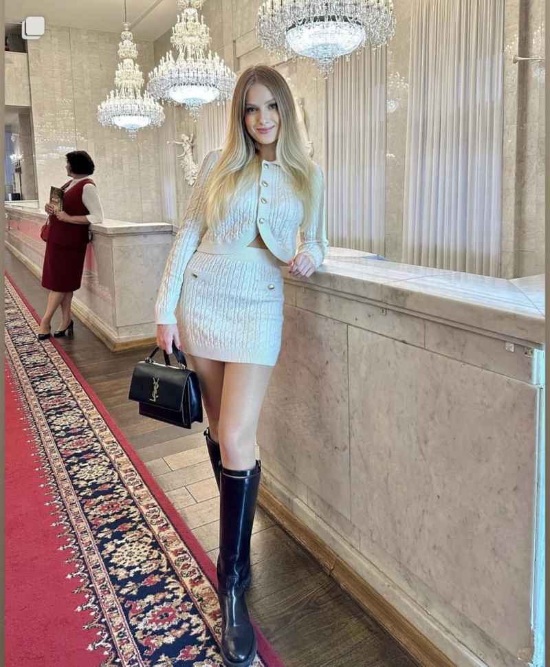 Joyce - outcall available