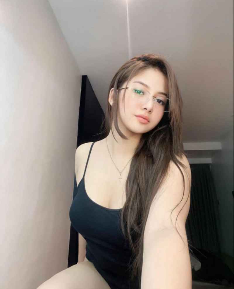 Suzanne - curvy