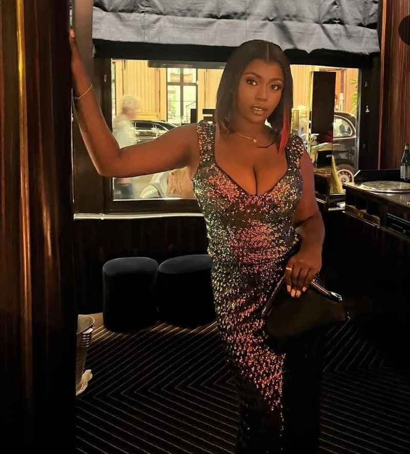 Clemence - curvy