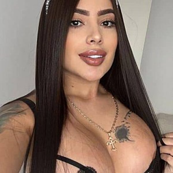Elodie - open minded