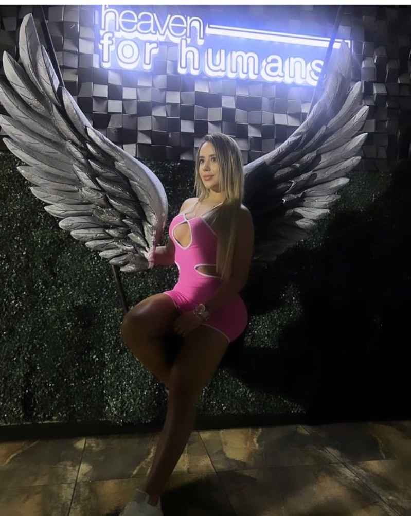 Nevaeh - curvy