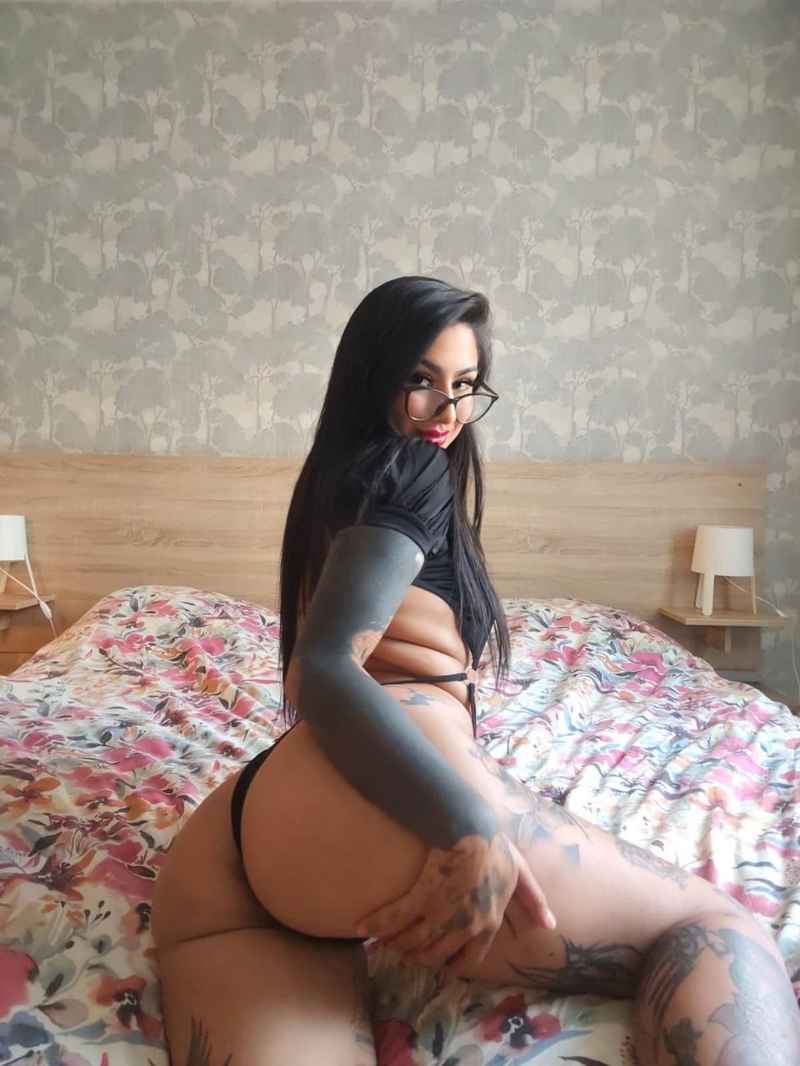 Odette - mature companion