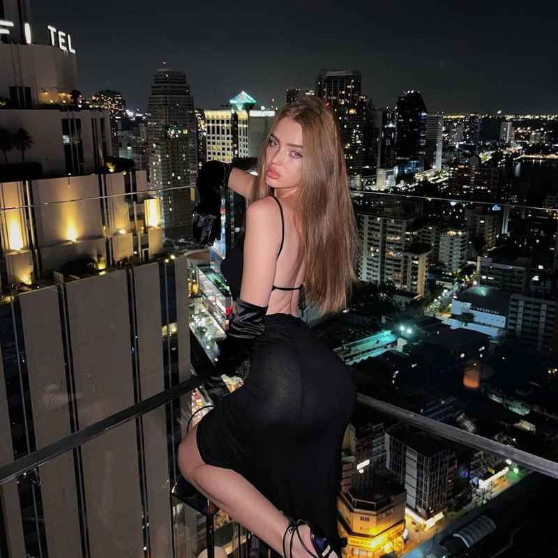 Naomi - short stay