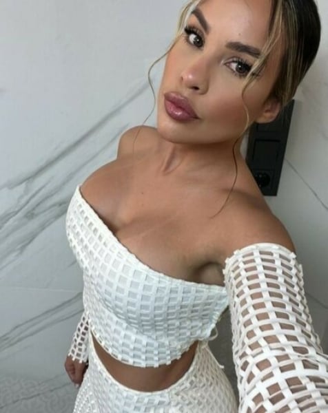 Amanda - open minded