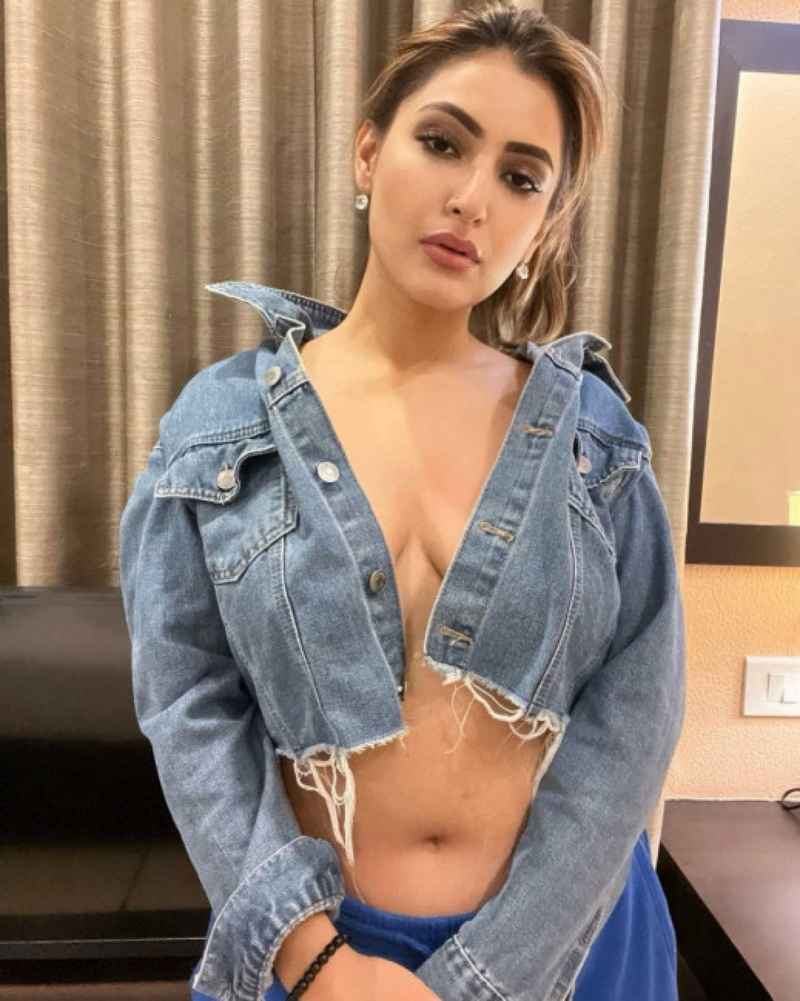 Nicole - discreet meetings