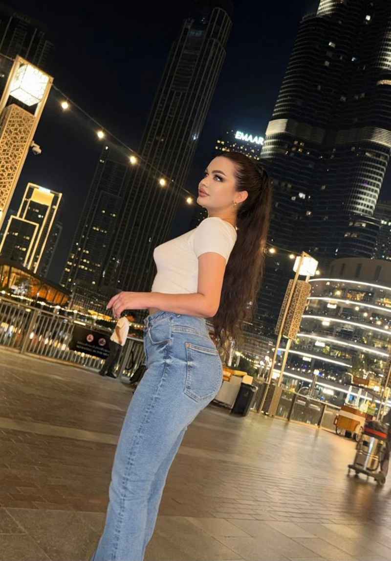 Layla - brunette