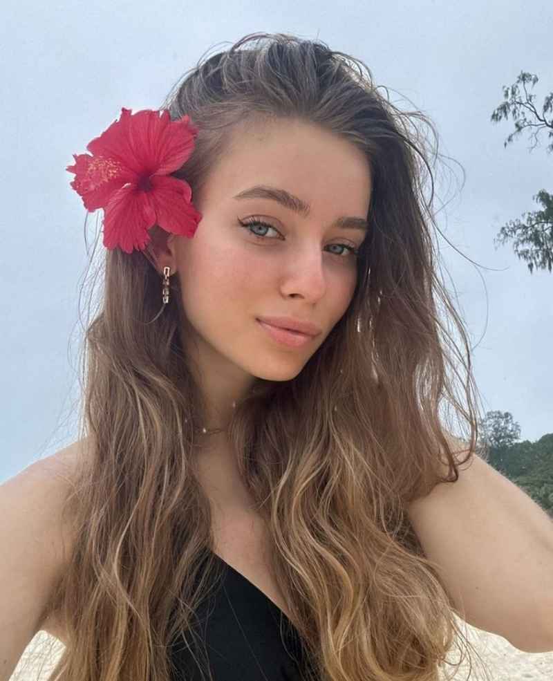 Niamh - touring