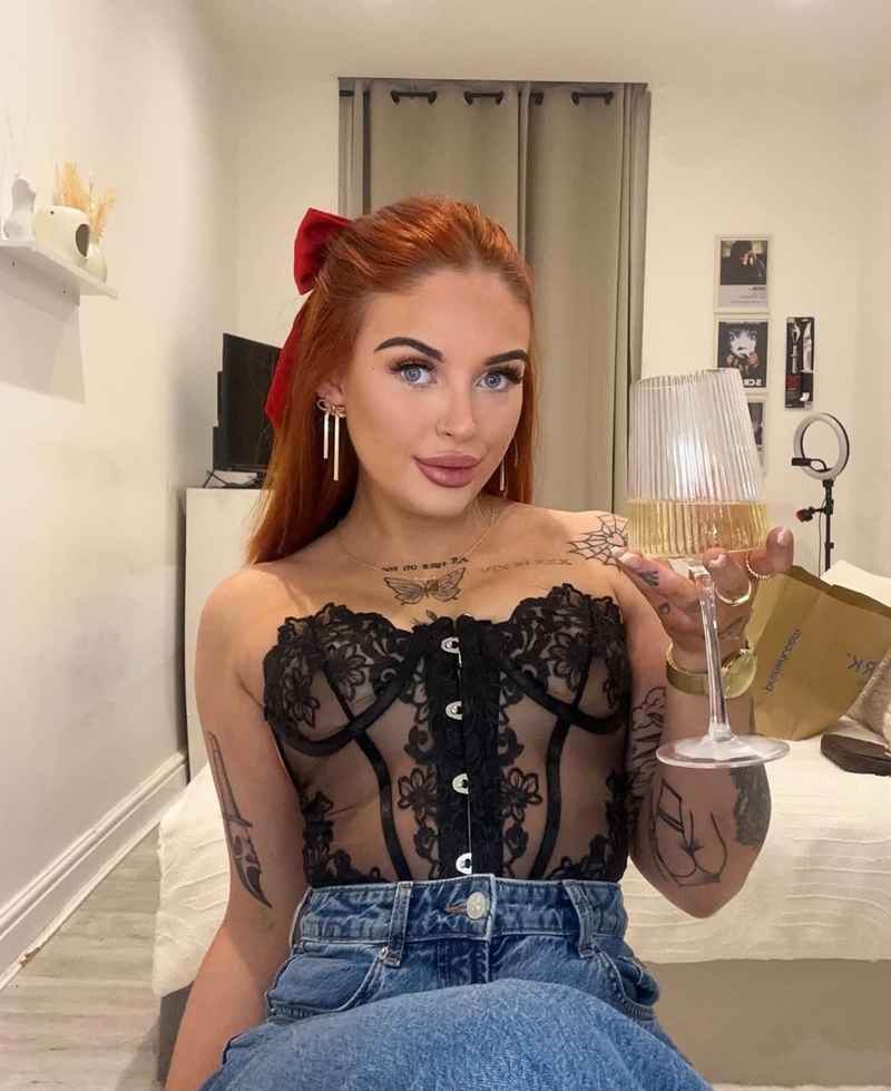 Tanya - curvy
