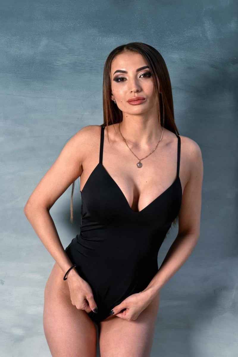 Pamela - mature companion