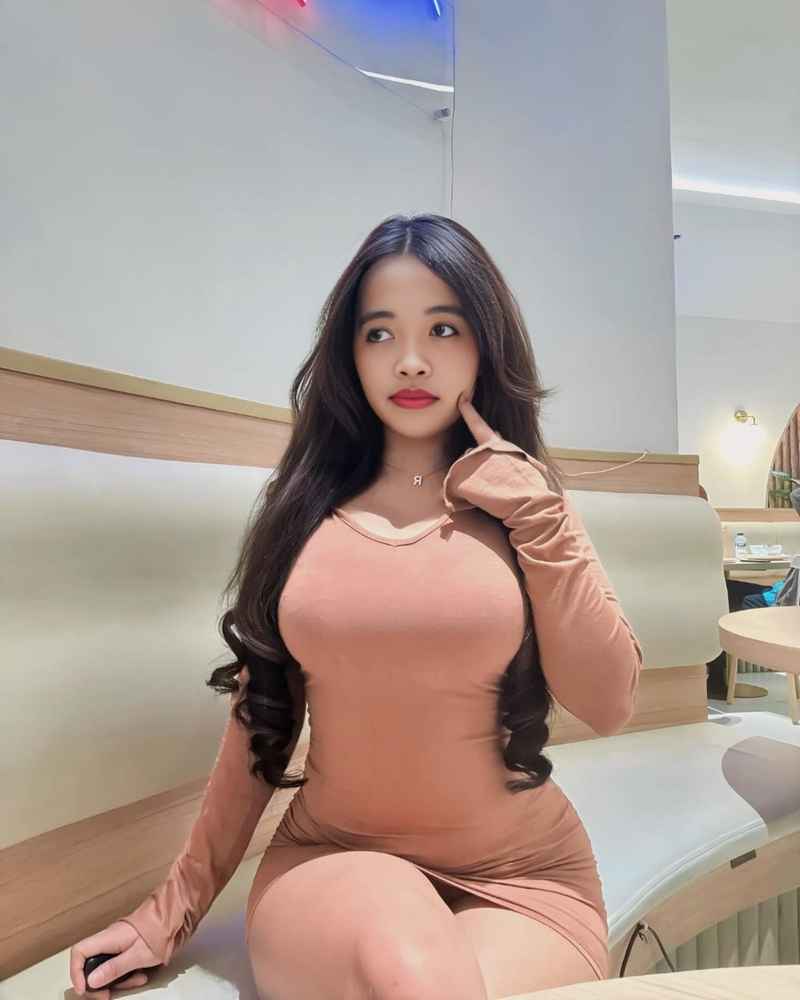 Harriet - brunette