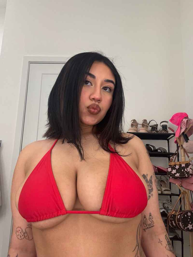 Violette - brunette