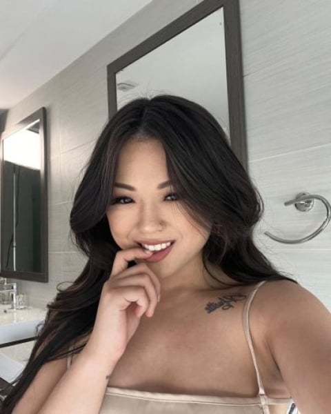 Georgia - blonde