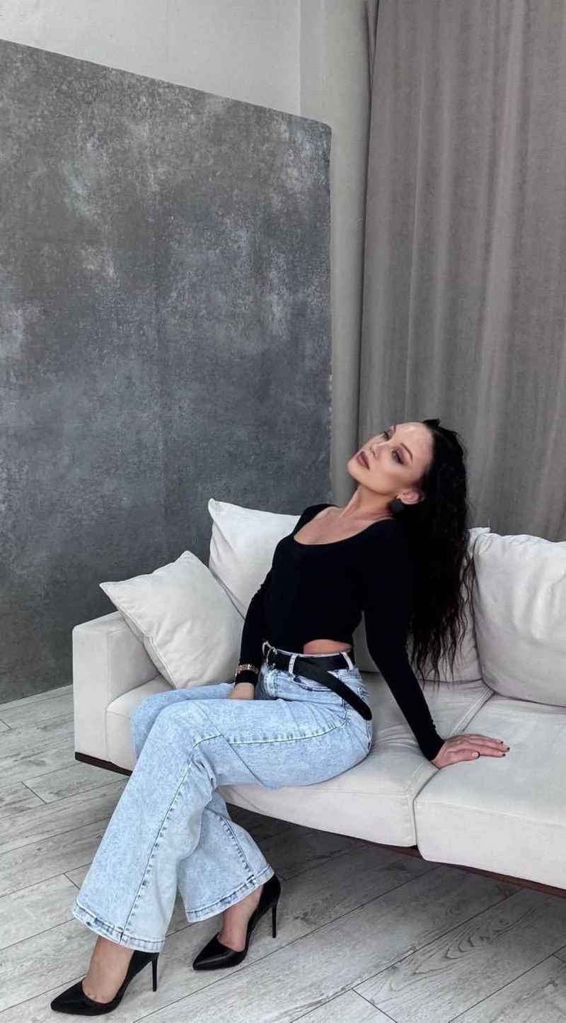 Lara - local girl