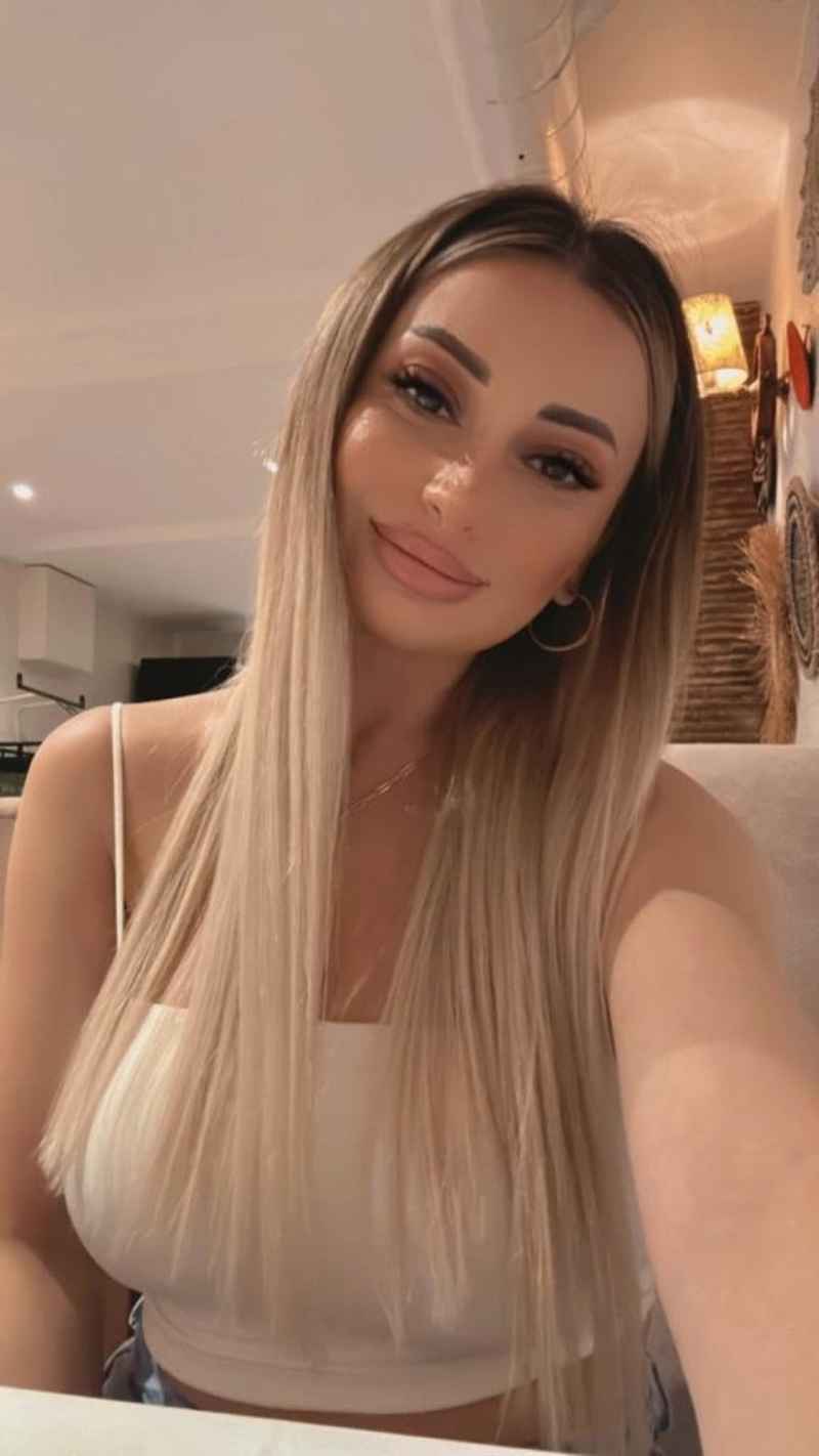 Stella - outcall available