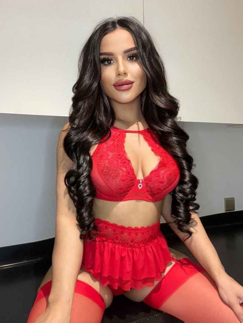 Christina - open minded