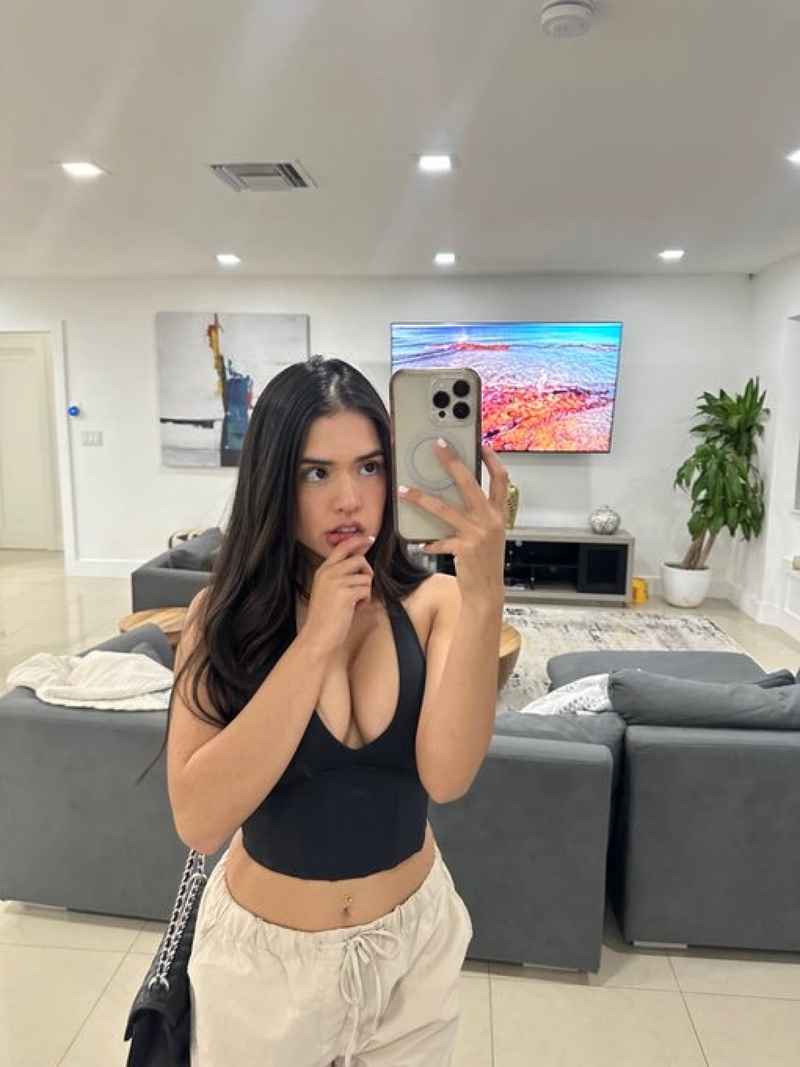 Leanne - brunette