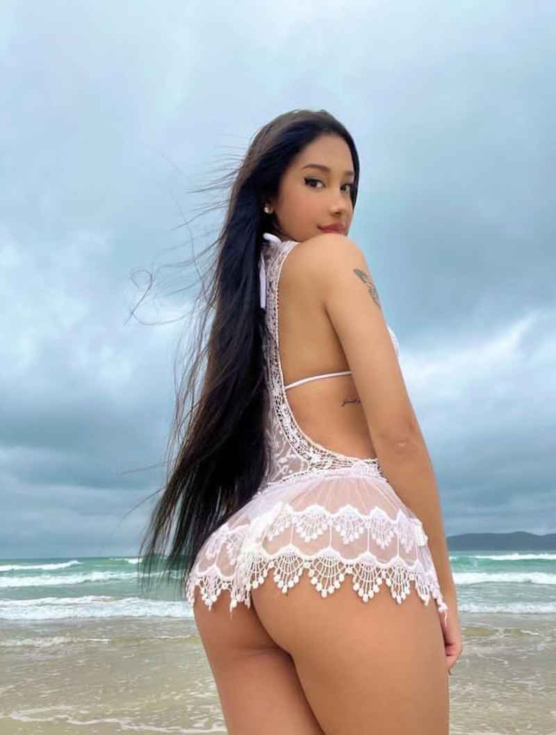 Simone - open minded