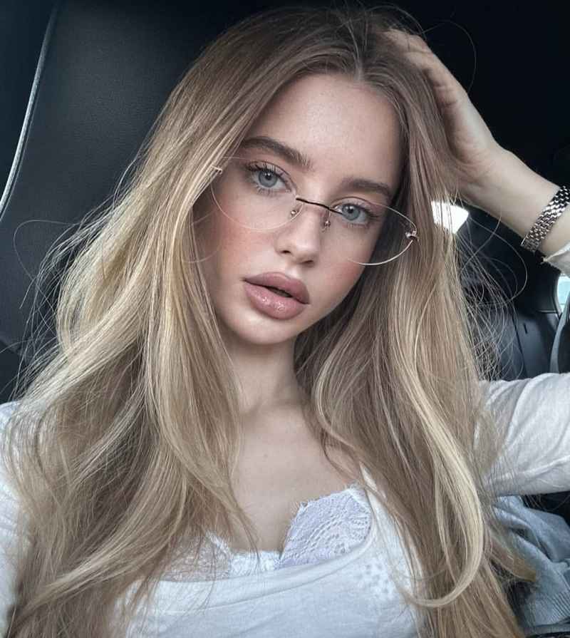 Margot - open minded