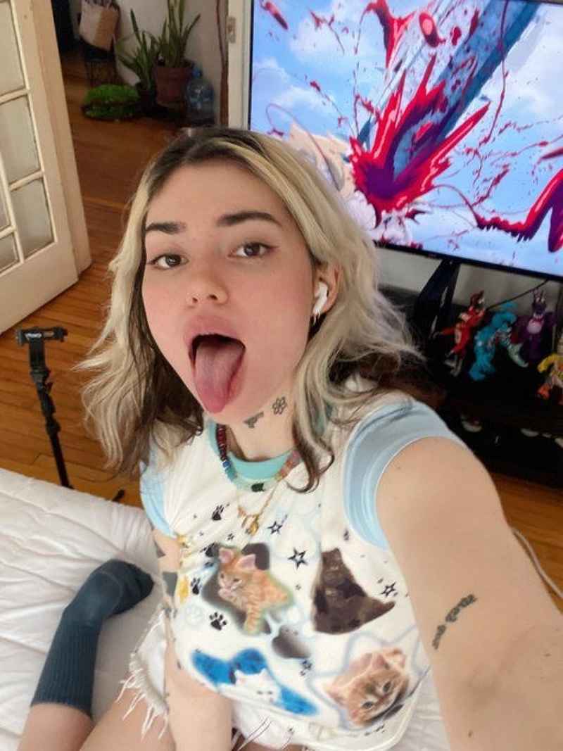 Eva - local girl
