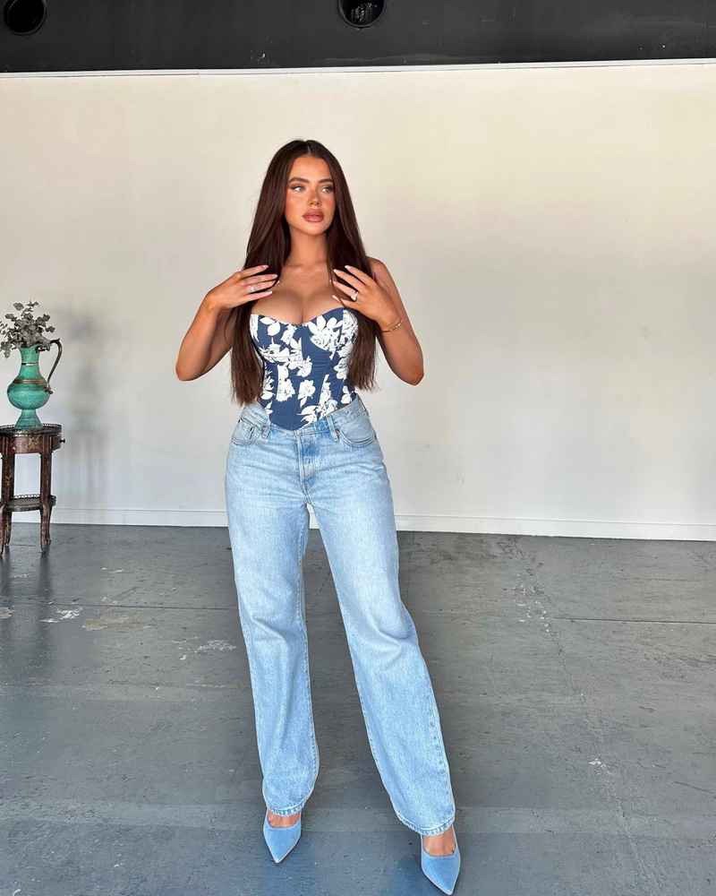 Chloe - outcall available