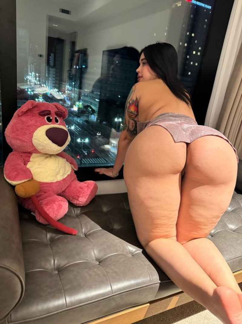 Wendy - mature companion
